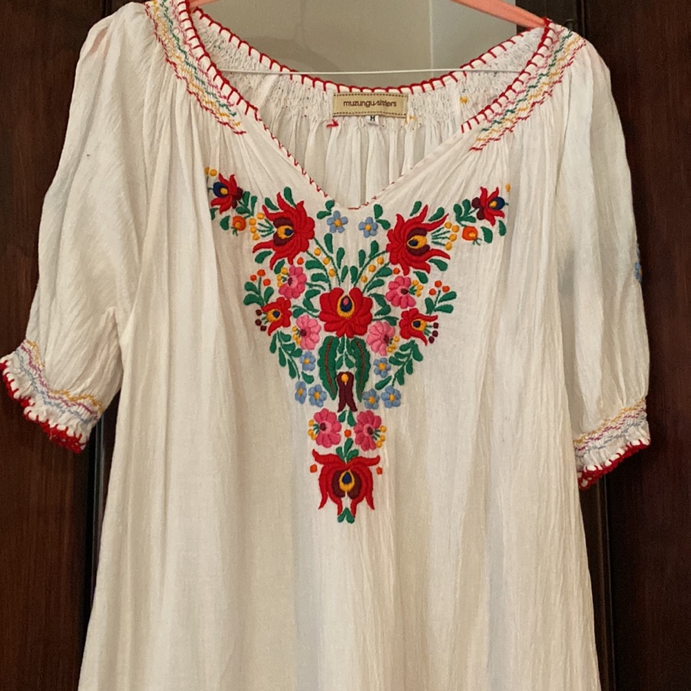White Embroidered Mini Dress with Floral Motif - Picture 5 of 9